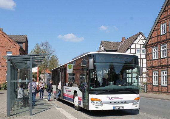 wahrenburg-linienbus-haltestelle-gr