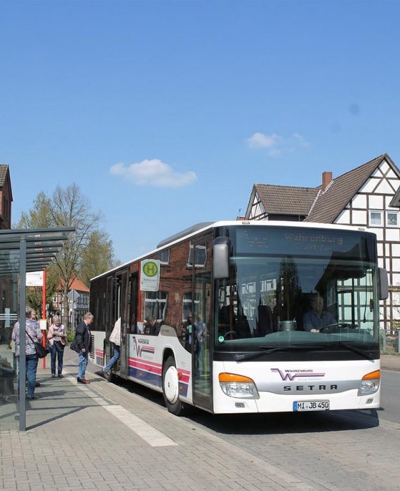 wahrenburg-linienbus-haltestelle-gr